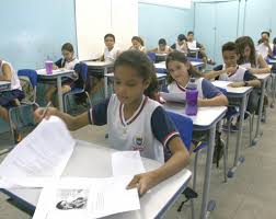 Projeto de lei que institui psicólogos e assistentes sociais nas escolas é aprovado