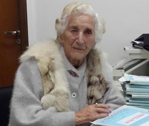 Câmara aprova PL de incentivo à poesia e que homenageia a Srª. Chames Salles Rolim