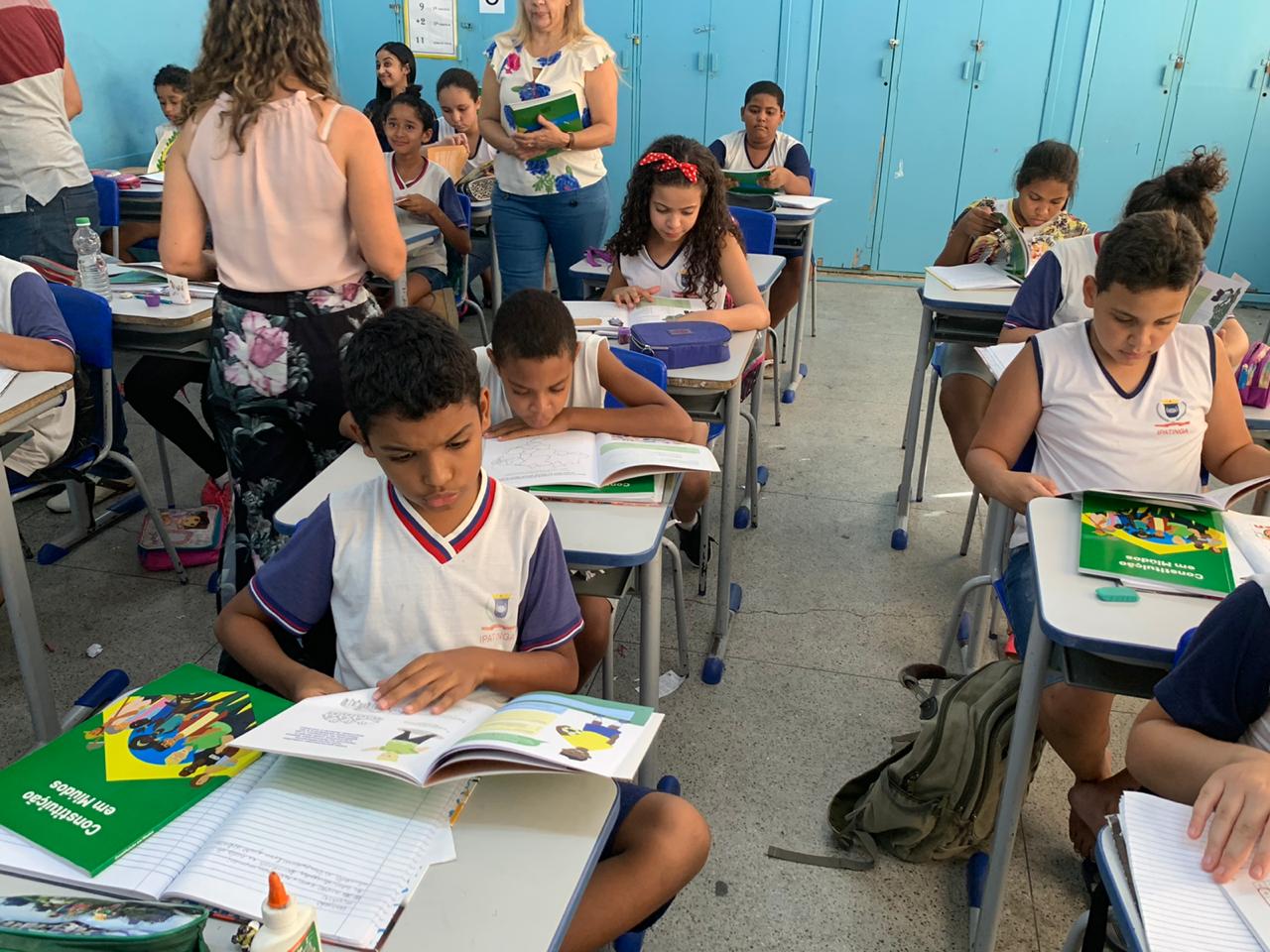 Entrega de Livros nas Escolas - I GINCANA DO SABER