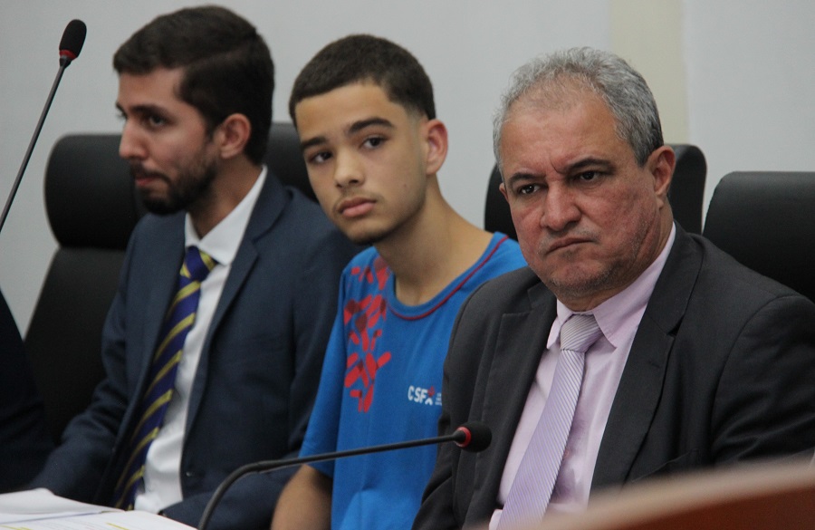 Câmara de Ipatinga dá posse aos novos vereadores mirins