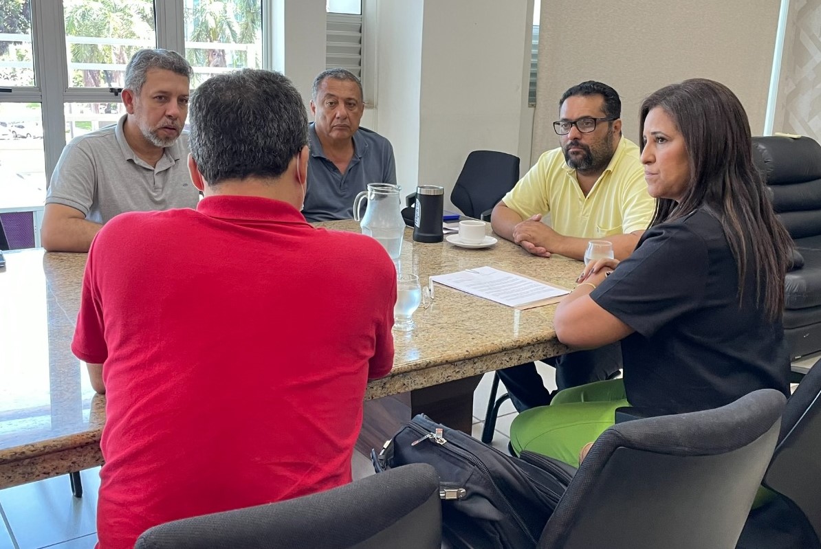 Presidente da Câmara de Ipatinga recebe equipe da Assistência Social do município