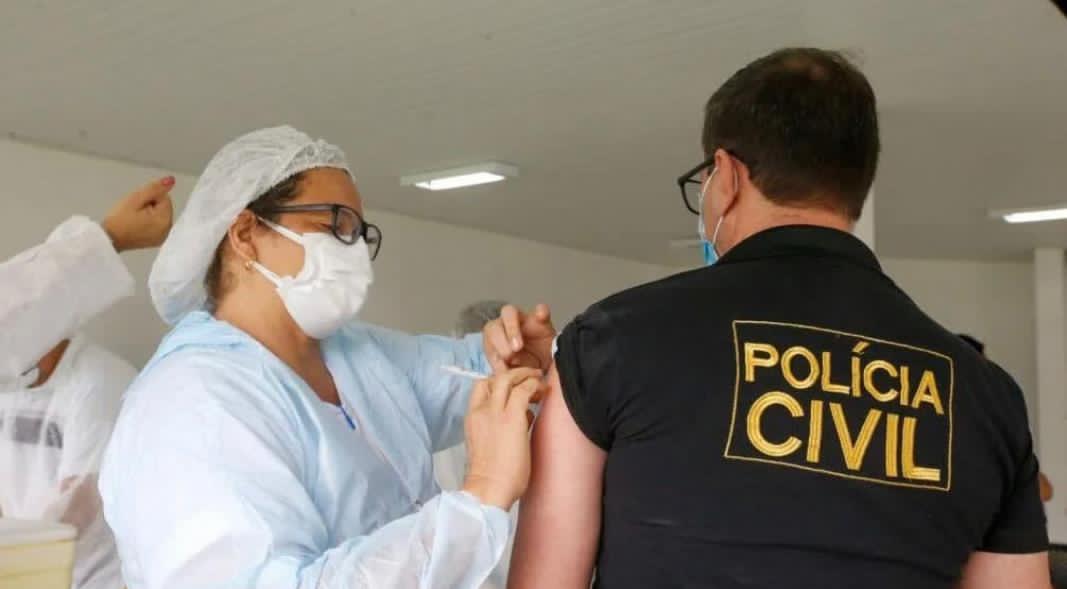 Proposta incluiu agentes da segurança pública na vacinação contra a Covid-19