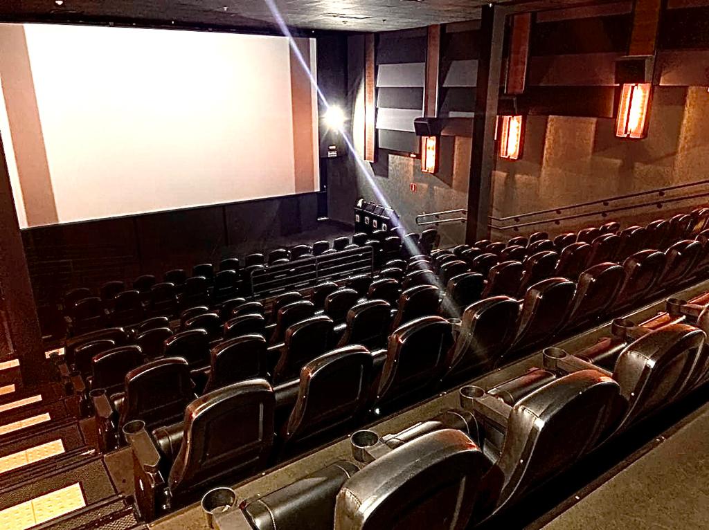 Proposta institui sessão de cinema adaptada para pessoas com transtorno do espectro autista