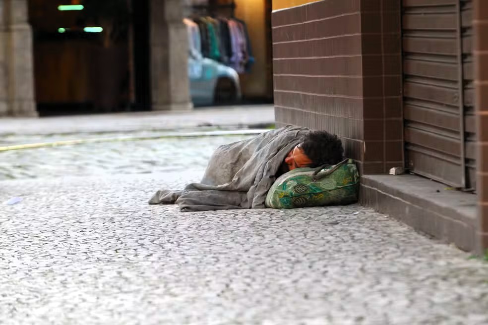 Lei facilita retorno de pessoas em situação de rua às suas cidades de origem