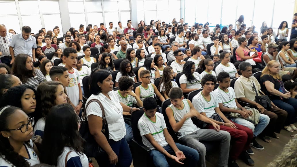 Comerciantes e responsáveis por eventos que deixarem lixo em área pública serão punidos