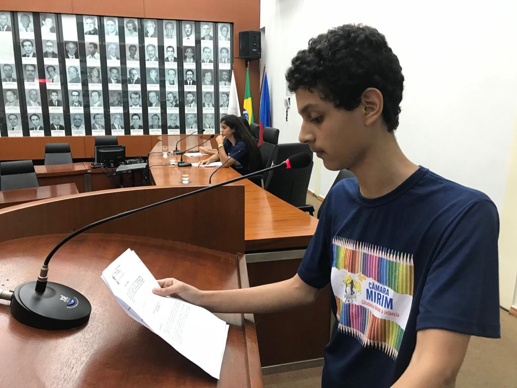 Vereador mirim indica ao prefeito que faça pesquisa de opinião sobre atendimento prestado na Saúde
