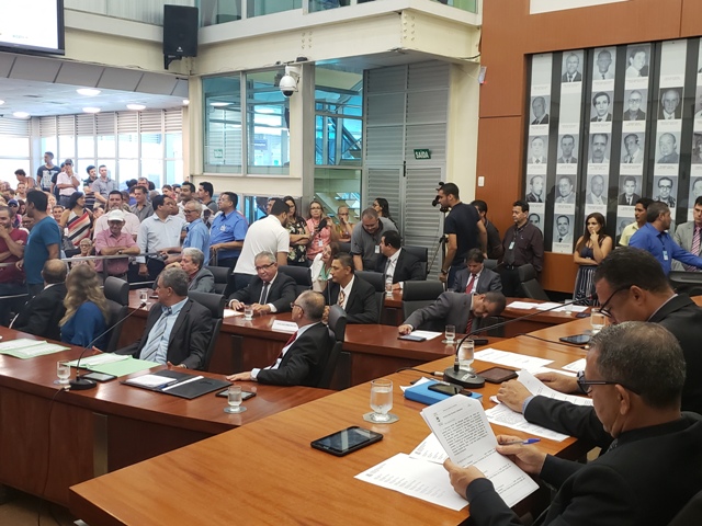 Câmara aprova Comissão Processante para apurar quebra de decoro de quatro parlamentares