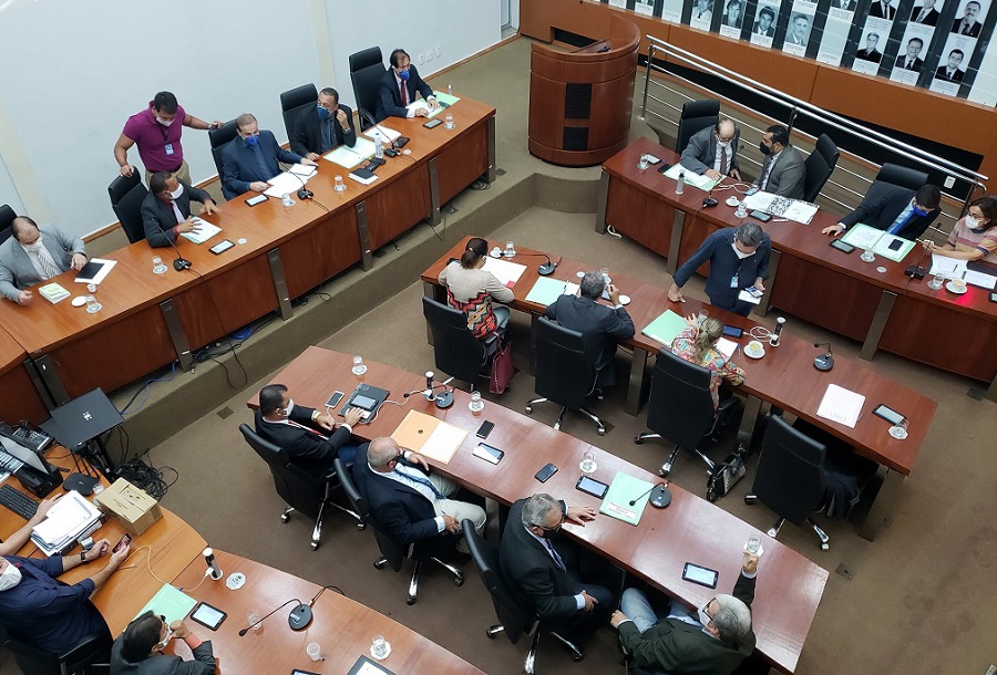 Plenário entra em acordo e se propõe a apresentar novo projeto de lei sobre gastos com a Covid-19