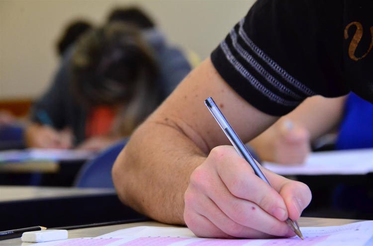 248 estudantes de Direito fazem provas para estágio na Câmara nesta sexta-feira