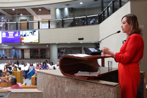 Vereadora representa Minas em fórum de mulheres no ES