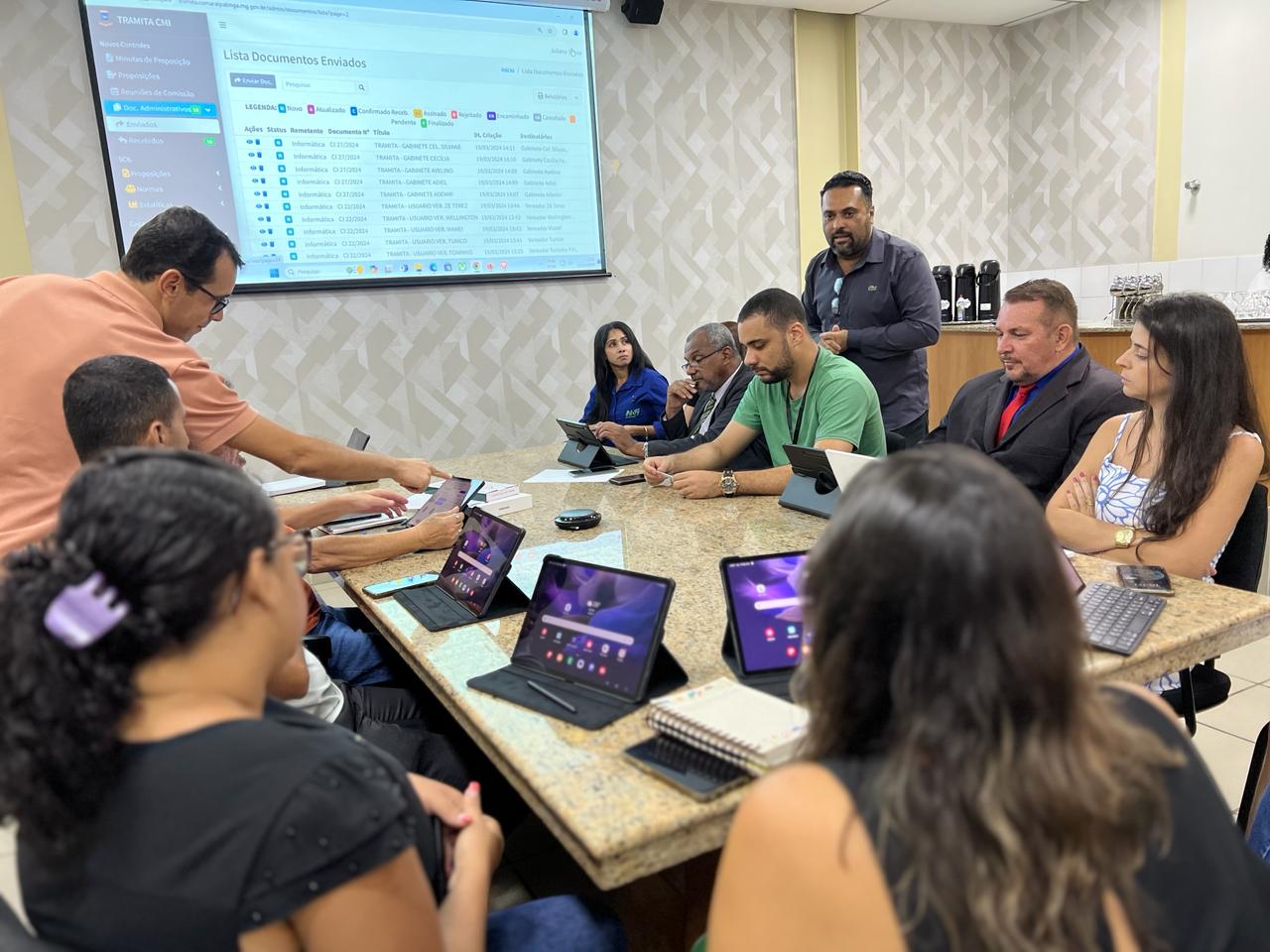 Câmara de Ipatinga avança na era digital com novos tablets e softwares