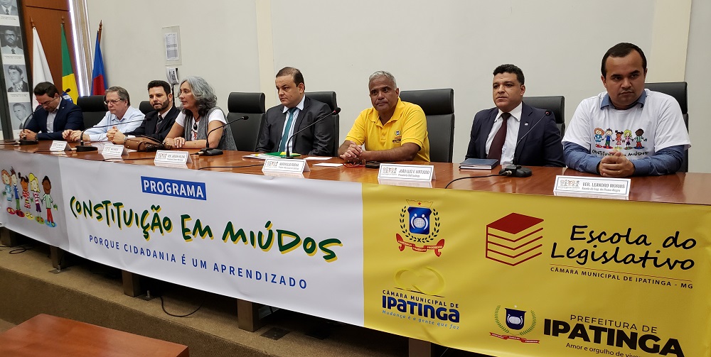 Câmara dá pontapé inicial para o ensino da Constituição Federal nas escolas