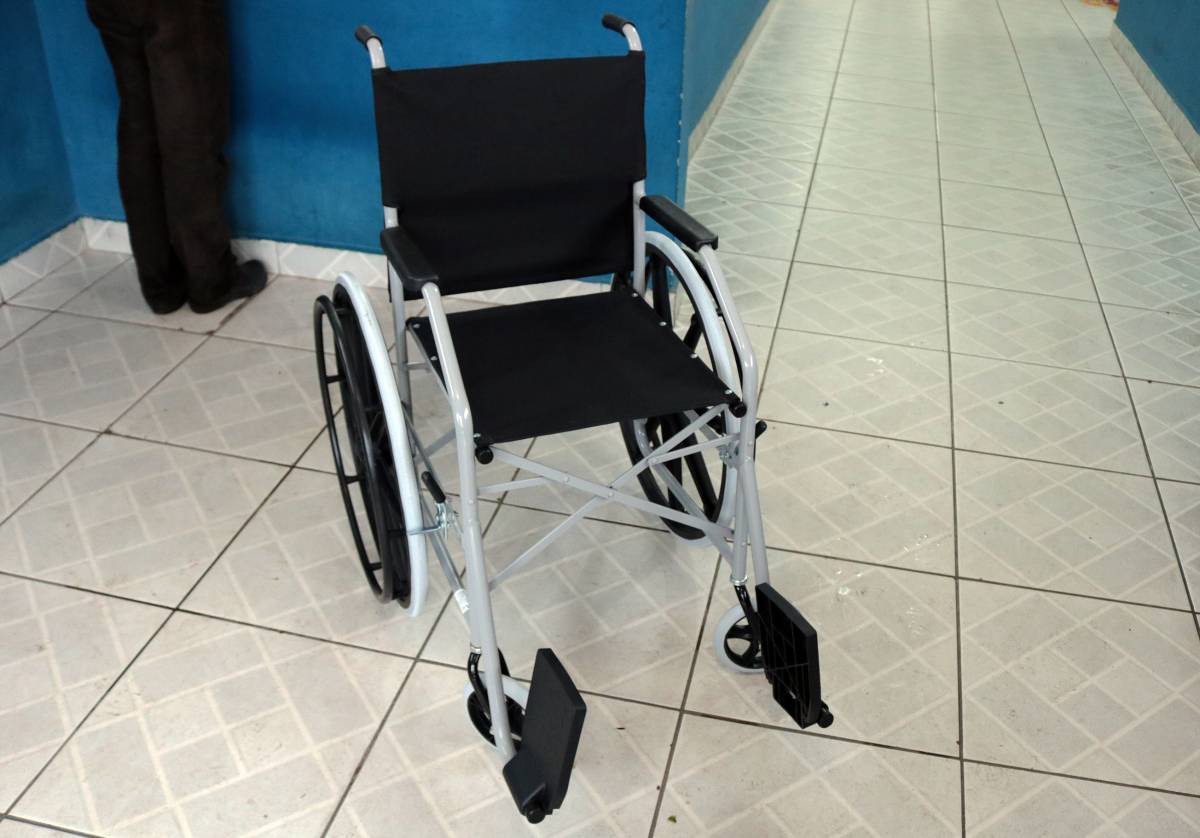 Projeto prevê que estabelecimentos da saúde possuam cadeiras de roda para auxiliar quem precisa