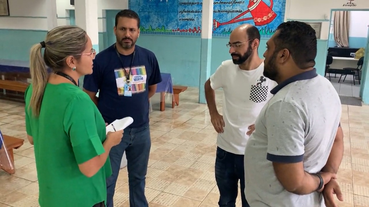 Visita à Escola Municipal Zélia Duarte Passos vivencia cotidiano de problemas relatados