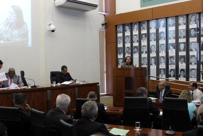 Vereadoras se manifestam contrárias a repasse de recursos para entidades que reúnem municípios