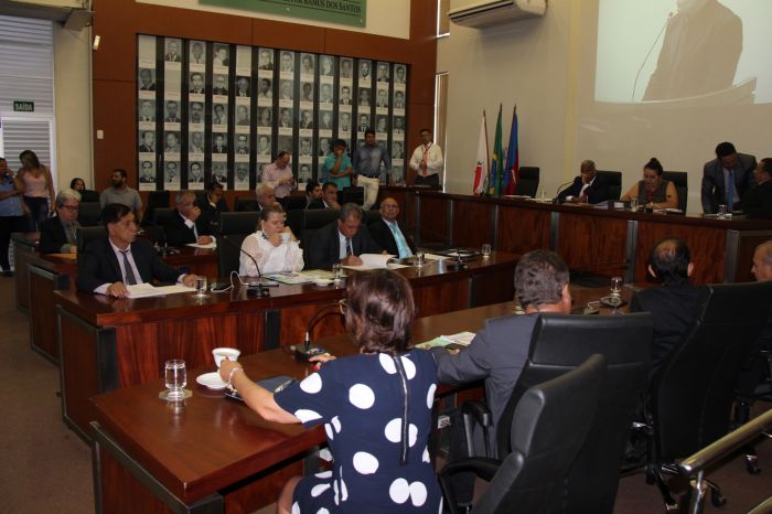 Na volta do recesso, vereadores aprovam repasses de recursos para creches e caixas das escolas municipais