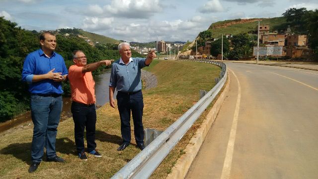 Comissão da Câmara fiscaliza avenida Maanaim